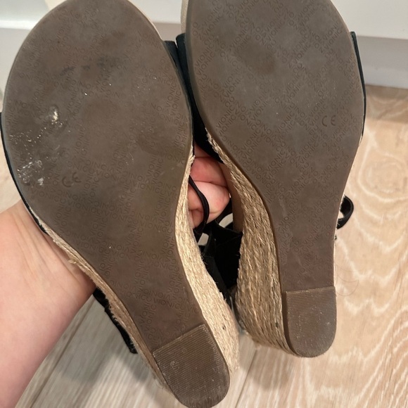 Vionic Sandals wedge size 9.5 - Picture 4 of 7